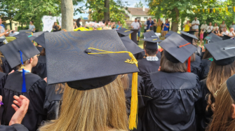 Cérémonie de remise des diplômes infirmiers en juillet 2024 à l'hôpital de Villefranche-sur-Saône